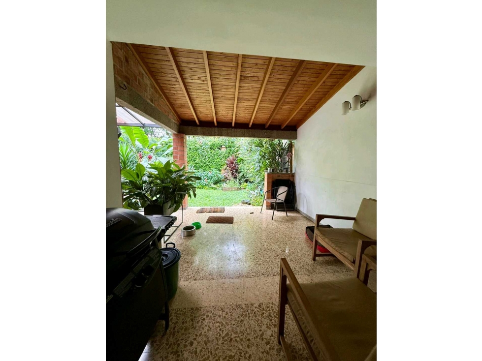 Venta de casa en el Poblado sector la Visitacion