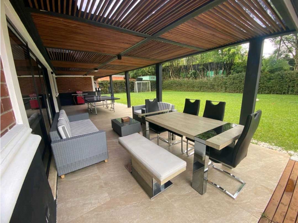VENTA DE CASA EN EL POBLADO, SECTOR EL TESORO.