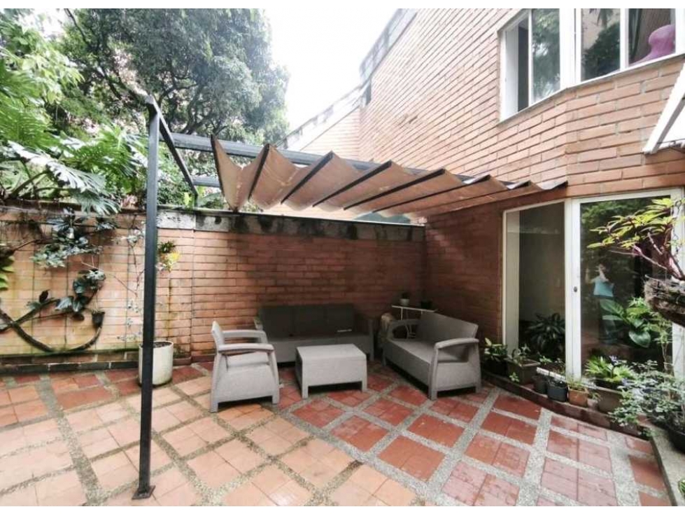 VENTA DE CASA EN EL POBLADO, SECTOR CASTROPOL.