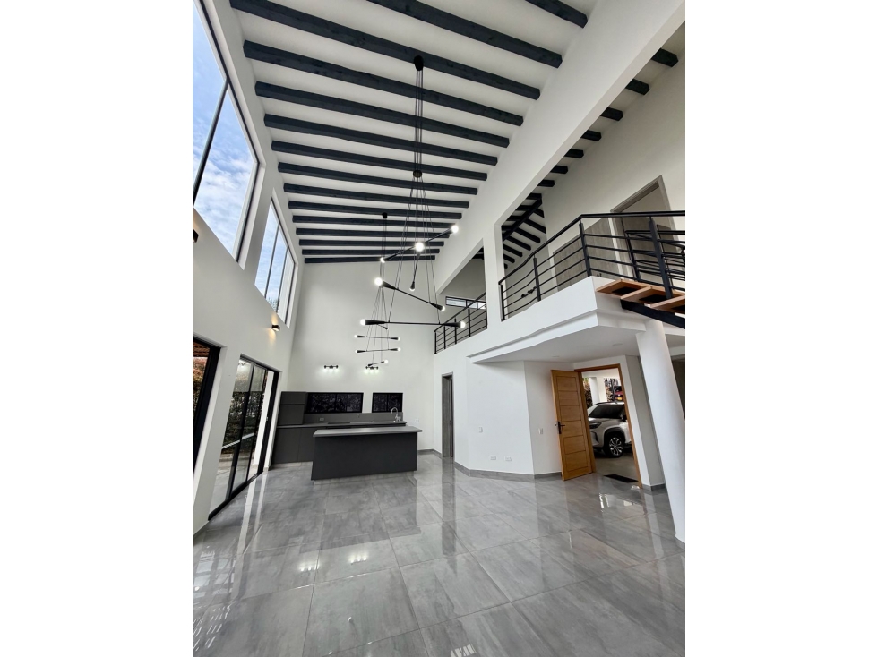 Venta de Casa en el Retiro, Antioquia; condominio cerrado — foto 3