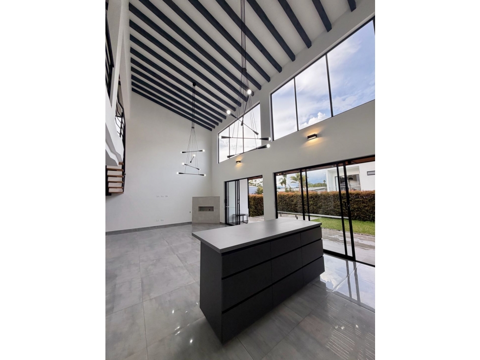Venta de Casa en el Retiro, Antioquia; condominio cerrado — foto 4