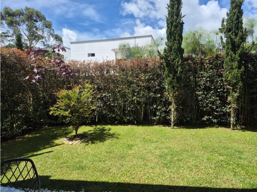 Venta de casa en el Retiro de un solo nivel en unidad cerrada la Maria