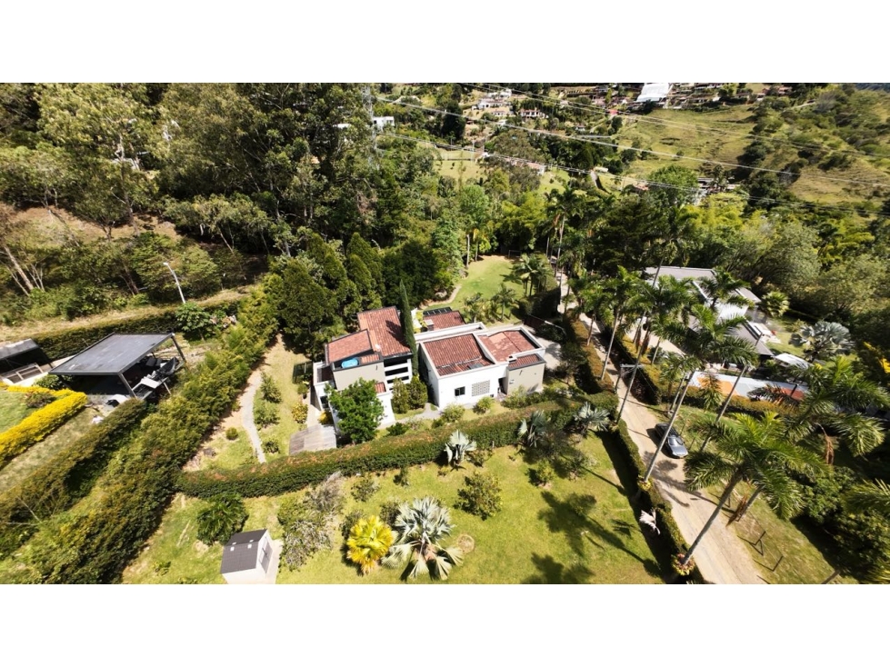 Venta de casa en Envigado Loma del escobero parte baja — foto 2