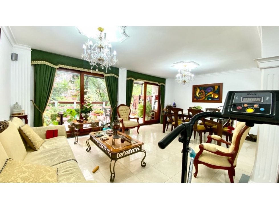 VENTA DE CASA EN ENVIGADO SECTOR ESCOBERO