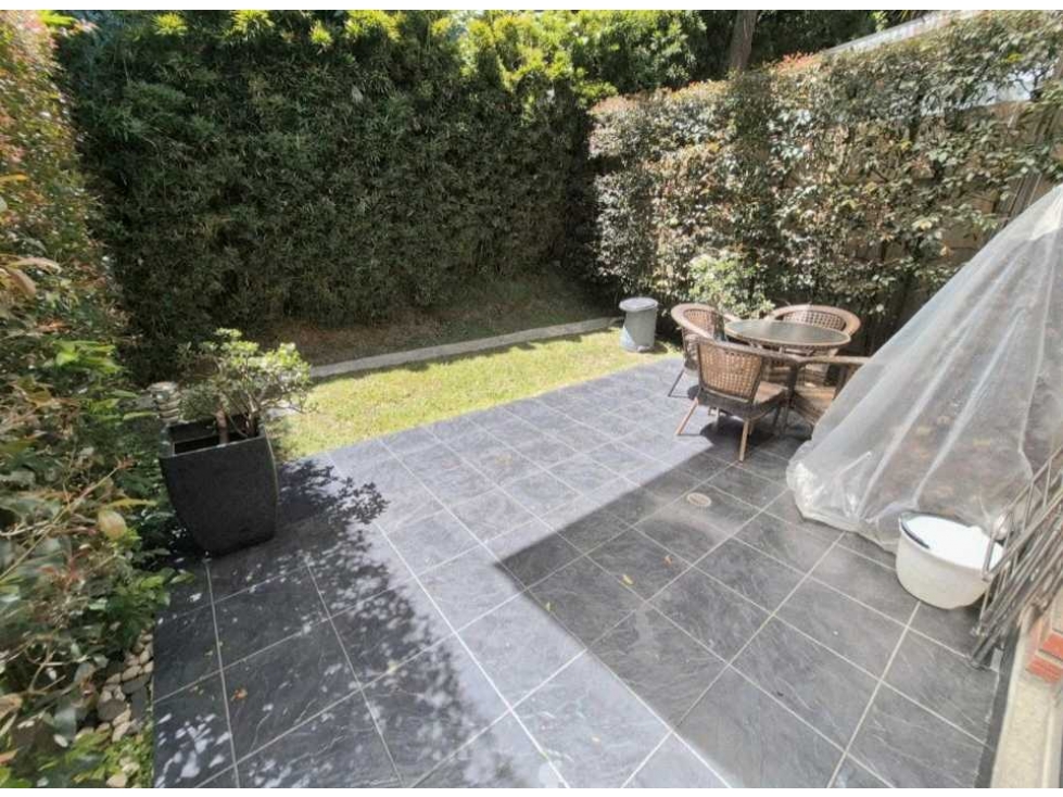 VENTA DE CASA EN ENVIGADO, SECTOR TRANSVERSAL INTERMEDIA.
