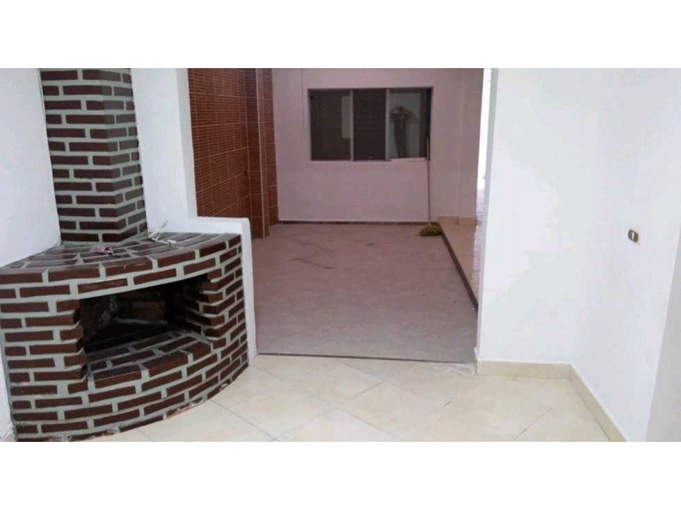 VENTA DE CASA EN ENVIGADO, SECTOR PRIMAVERA. — foto 2