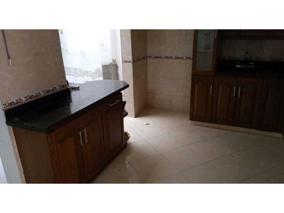 VENTA DE CASA EN ENVIGADO, SECTOR PRIMAVERA. — foto 4