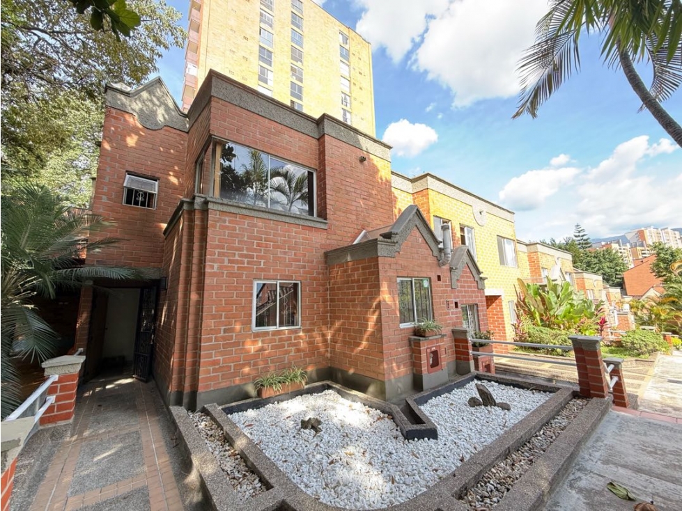 Venta de casa en envigado sector La Frontera