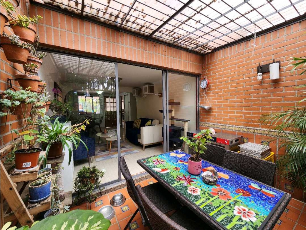 VENTA DE CASA EN ENVIGADO, SECTOR CLÍNICA DE LA POLICÍA  — foto 3
