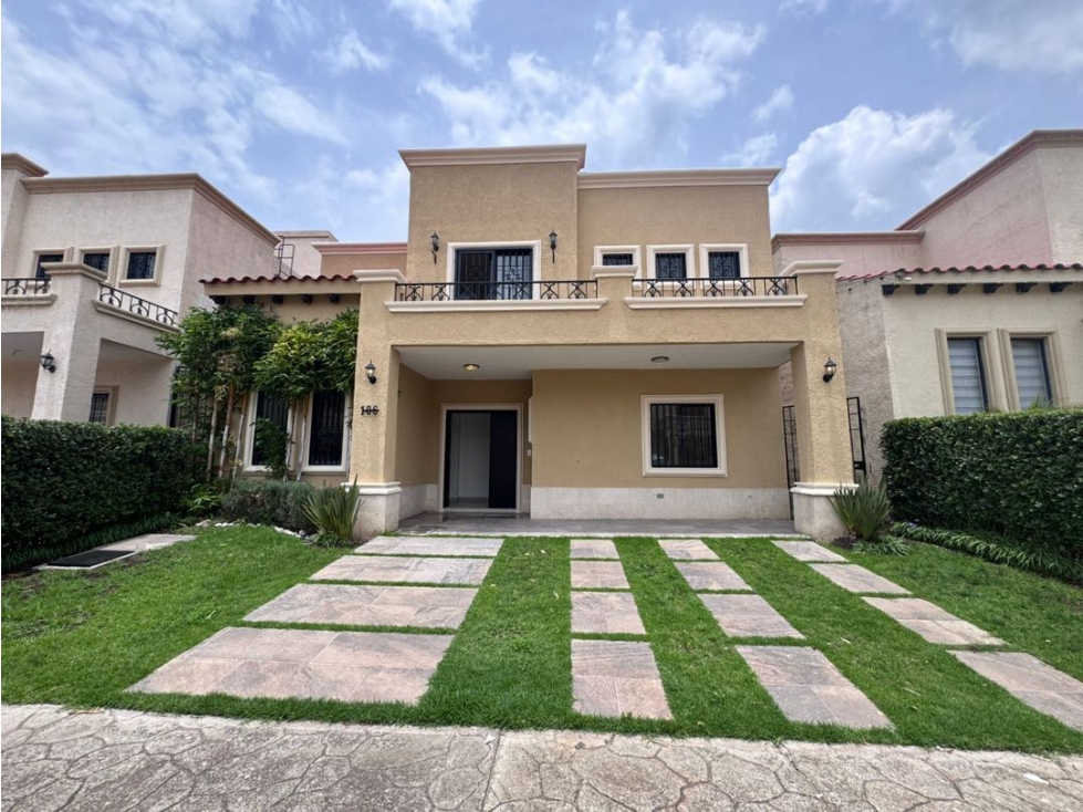 Venta Casa Residencial Modelo Arlanzza sobre Blvd. Bonfil