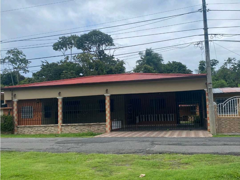 VENTA DE CASA EN LA ARBOLEDA 3 RECAMARAS ESPACIO DE BARBACOA — foto 3