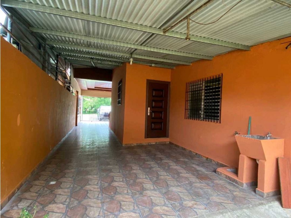 VENTA DE CASA EN LA ARBOLEDA 3 RECAMARAS ESPACIO DE BARBACOA — foto 4