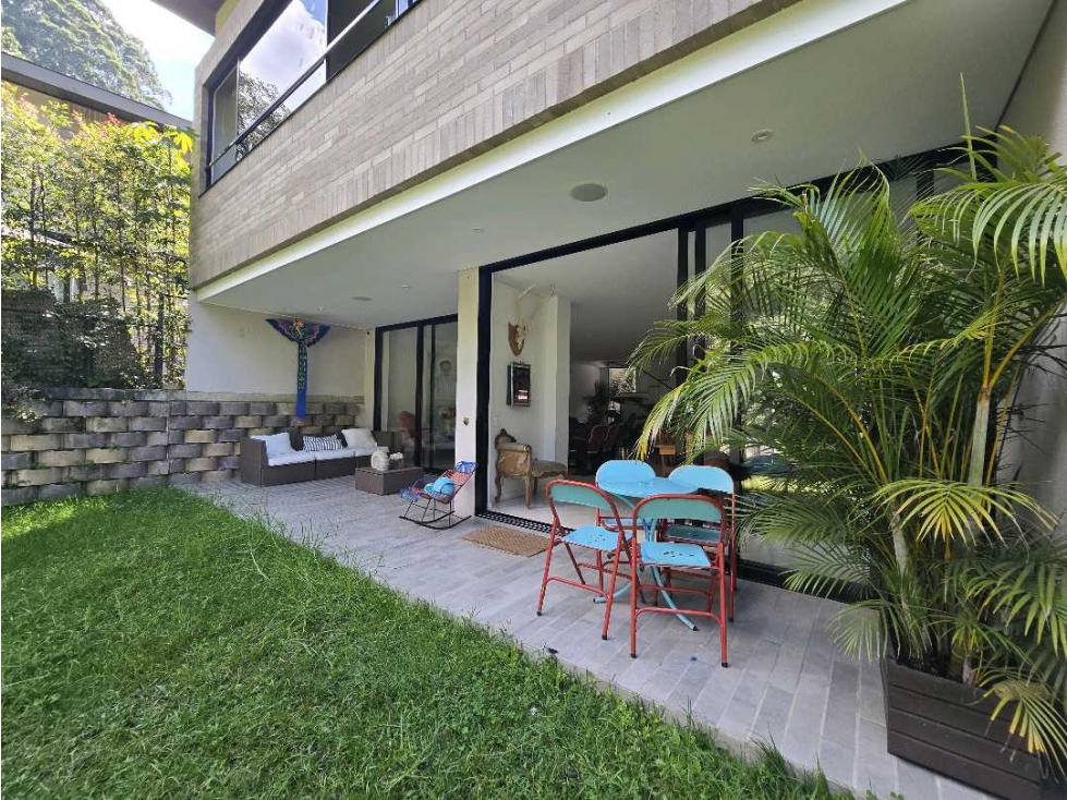 Venta de casa en La Calleja, Envigado. Cerca a colegio Montessori. — foto 2