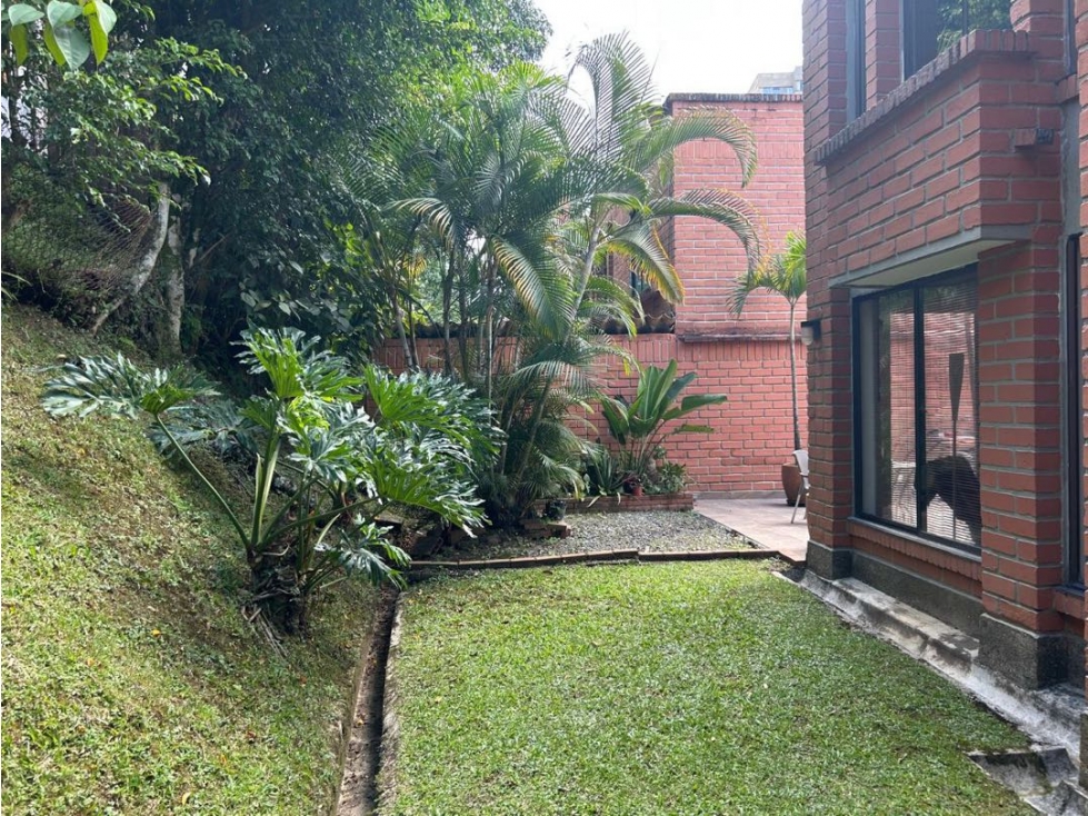 Venta de Casa en Benedictinos. Menos de $4 millones el .