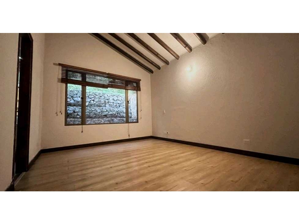 VENTA DE CASA EN LA LOMA DE LAS BRUJAS DE UN NIVEL. — foto 6
