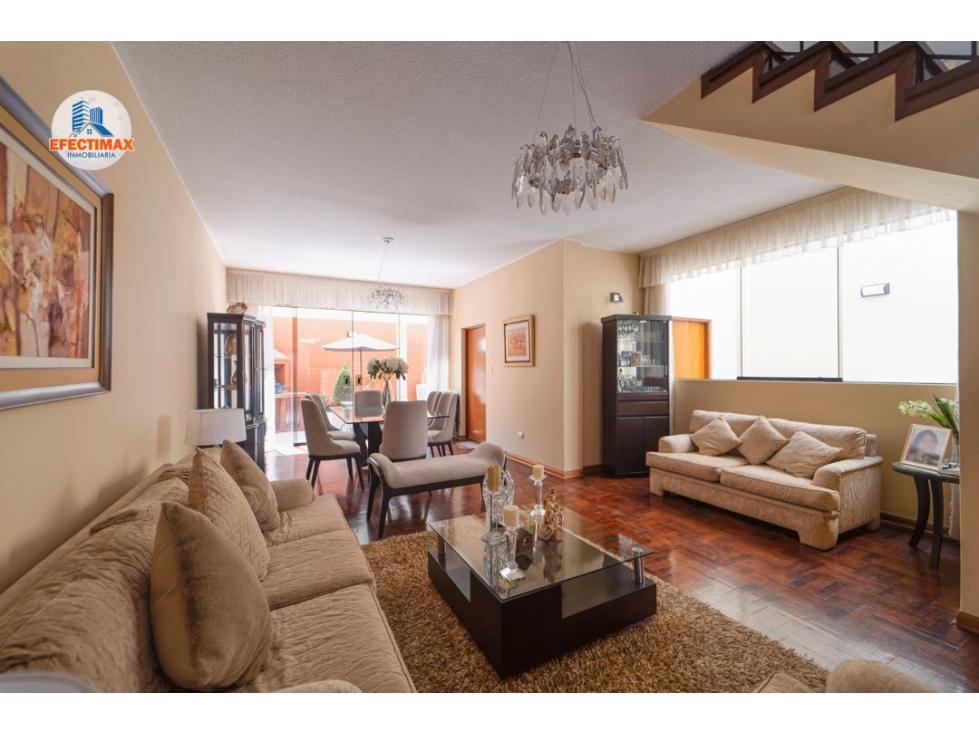 VENTA DE CASA EN LAS LOMAS DE MOLINA VIEJA - 1