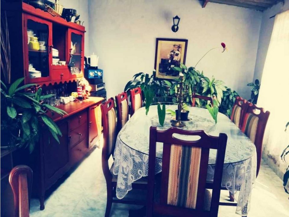VENTA DE CASA EN LA PLAZA PRINCIPAL DE CIRCASIA QUINDÍO — foto 5
