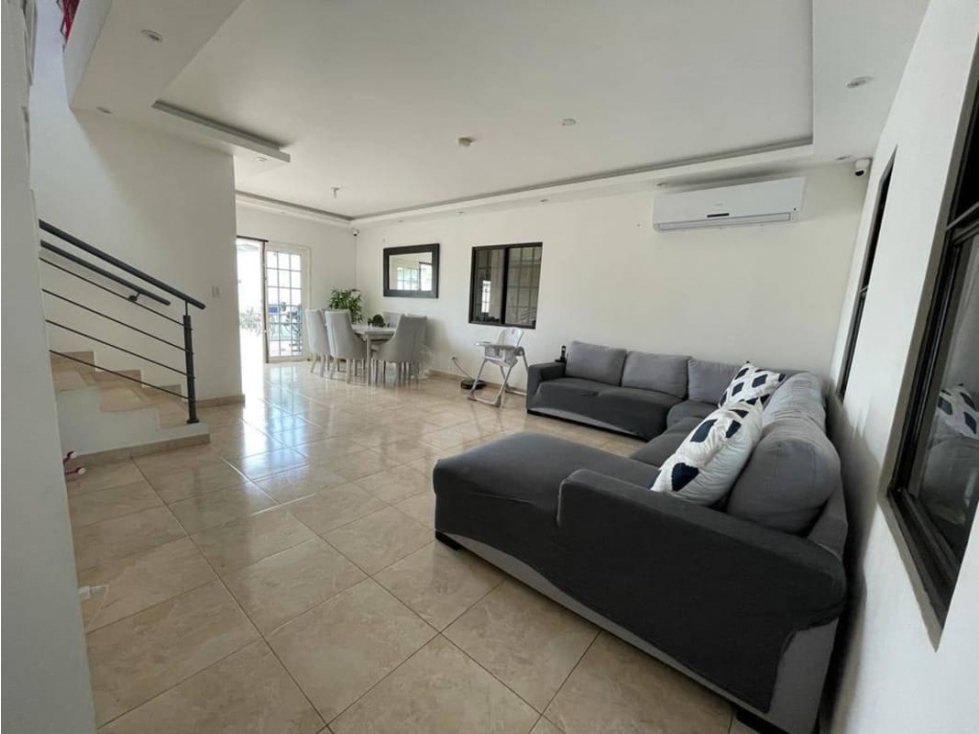 Venta de casa en Las Cumbres, Ph Vistas del Lago