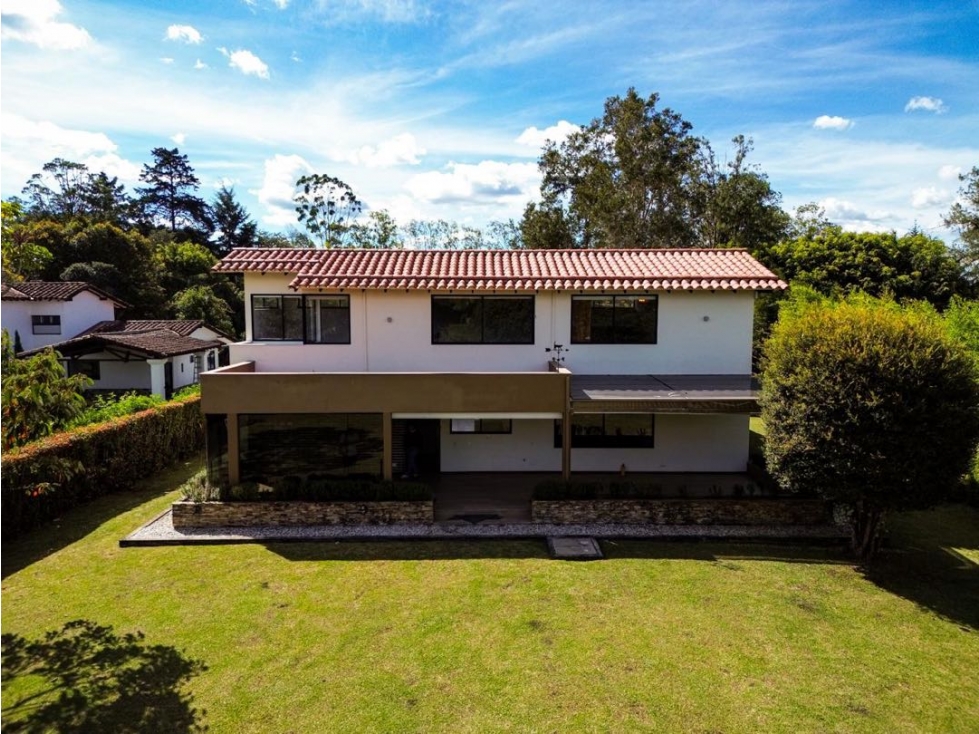Venta de casa en llano Grande