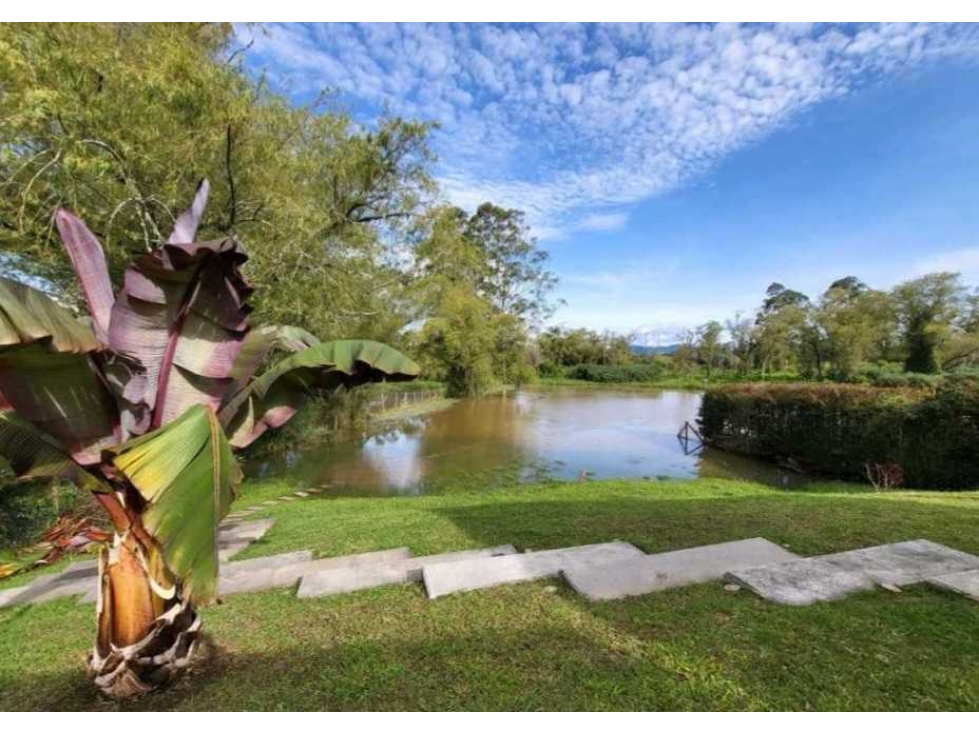 VENTA DE CASA EN LLANOGRANDE CON LAGO PRIVADO. UN SOLO NIVEL. — foto 4