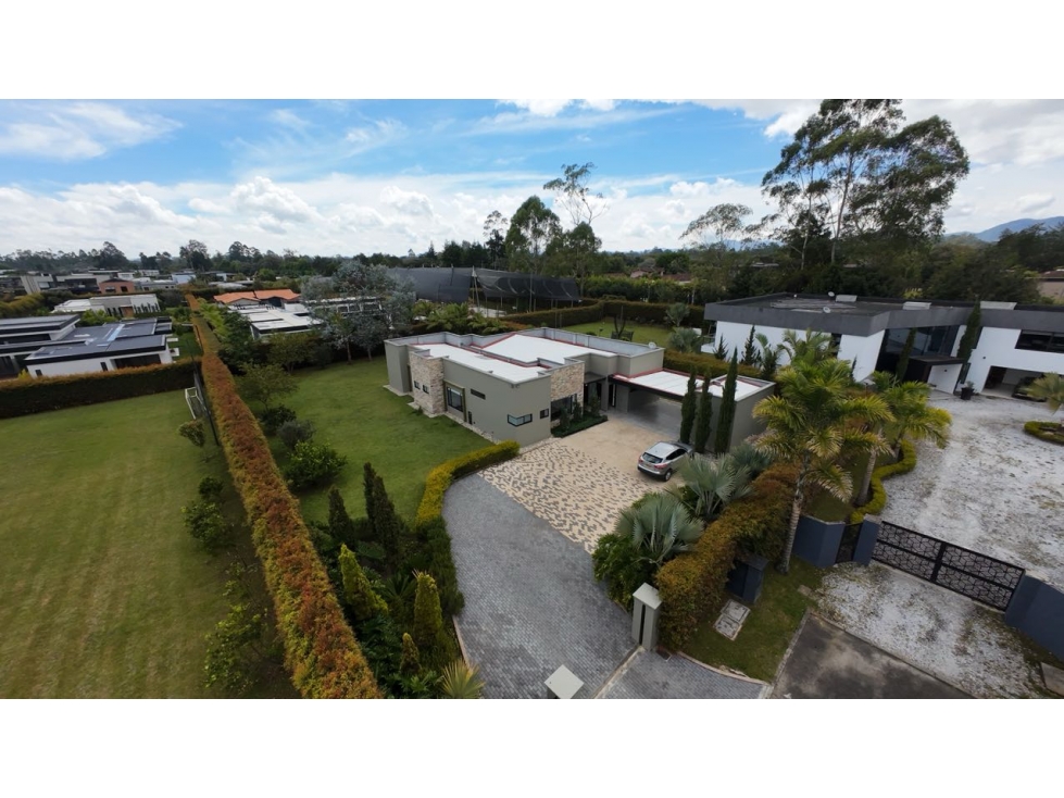 Venta de casa en Llanogrande de un solo nivel