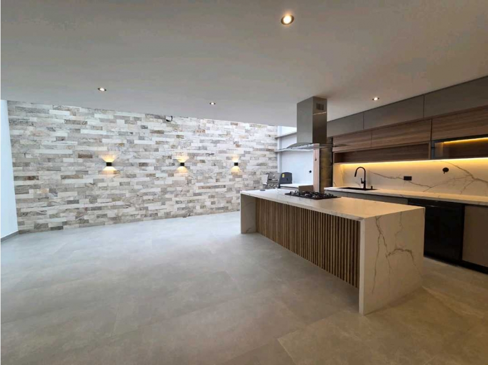 VENTA DE CASA EN RIONEGRO, SECTOR GUALANDAY.