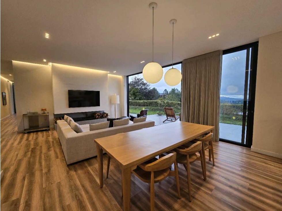 Venta de casa en Loma del Escobero, cerca al colegio Hontanares. — foto 3
