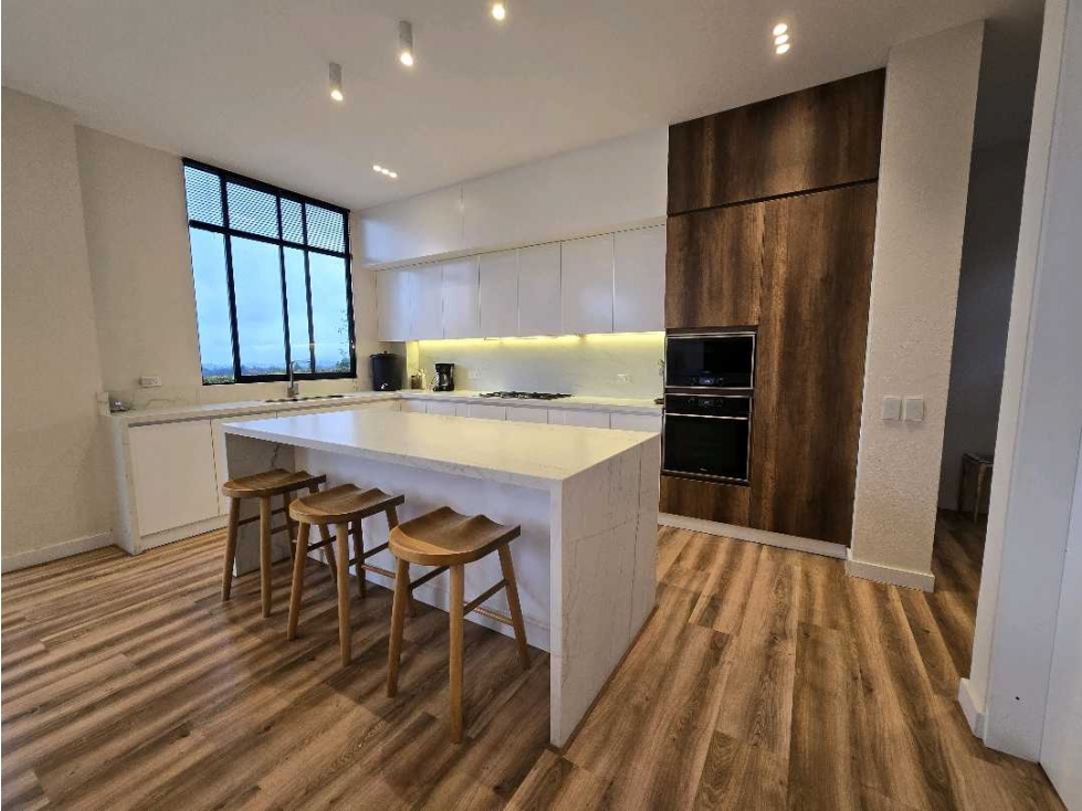 Venta de casa en Loma del Escobero, cerca al colegio Hontanares. — foto 4