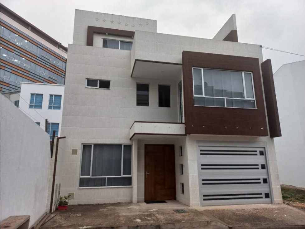 VENTA DE CASA EN LOMBARDÍA - 1