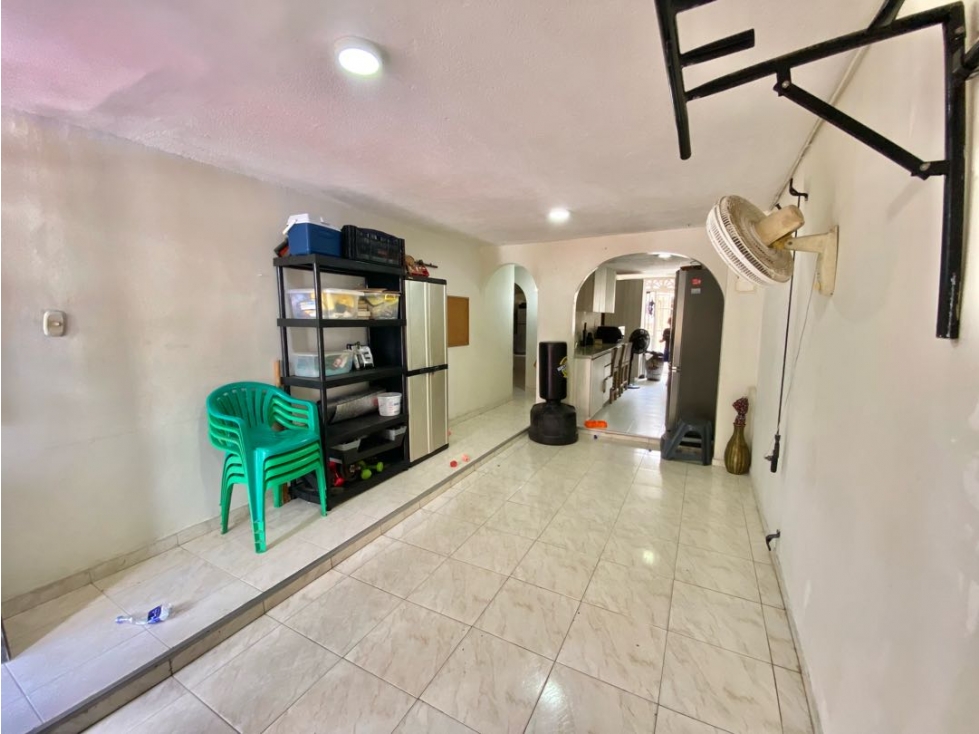 VENTA DE CASA EN MANGA CON CUATRO ALCOBAS CON HABITACION DEL SERVICIO