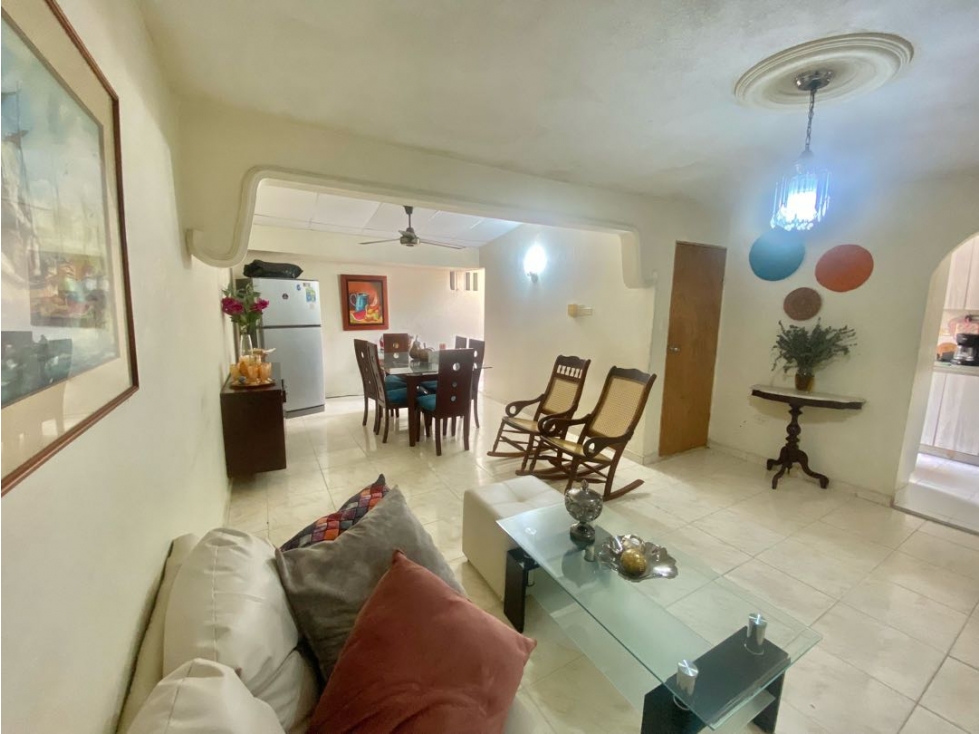 VENTA DE CASA EN MANGA CON CUATRO ALCOBAS CON HABITACION DEL SERVICIO — foto 4