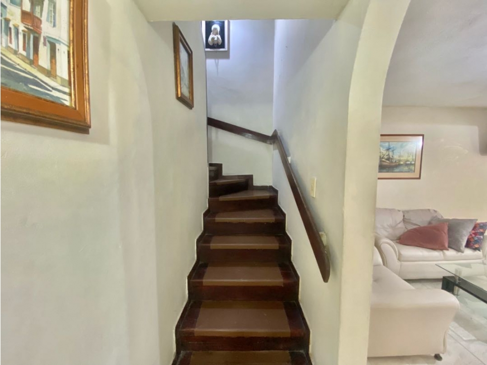 VENTA DE CASA EN MANGA CON CUATRO ALCOBAS CON HABITACION DEL SERVICIO — foto 6