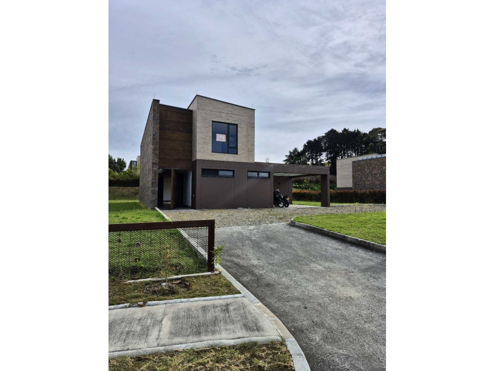 Venta de Casa Con DESCUENTO en Medellín Antioquia — foto 3
