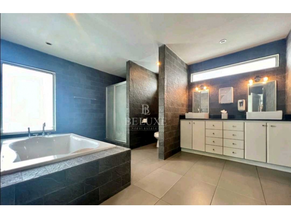 VENTA DE CASA EN OBARRIO - 6