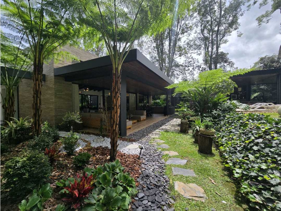 Venta de casa en parcelación de Llanogrande.