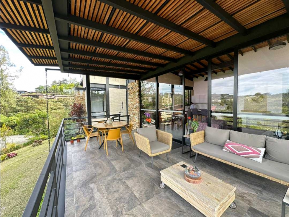 Venta de Casa en Parcelación El Retiro Vereda Pantanillo 308 m2 - 1