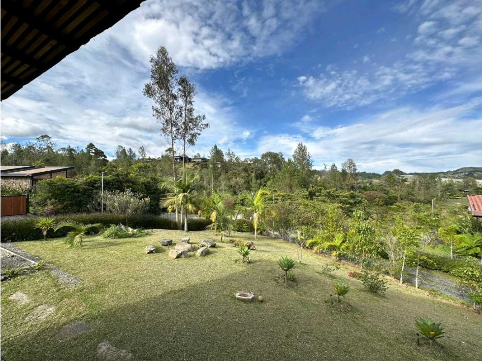Venta de Casa en Parcelación El Retiro Vereda Pantanillo 308 m2 - 2