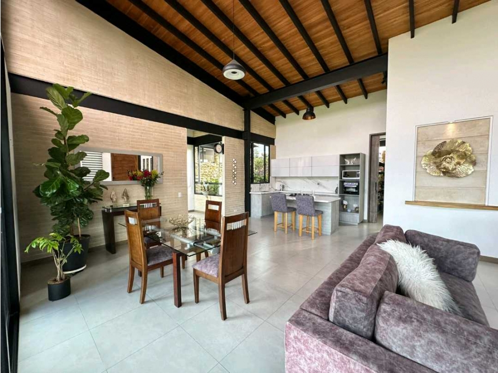 Venta de Casa en Parcelación El Retiro Vereda Pantanillo 308 m2 - 3