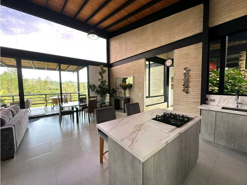 Venta de Casa en Parcelación El Retiro Vereda Pantanillo 308 m2 - 4
