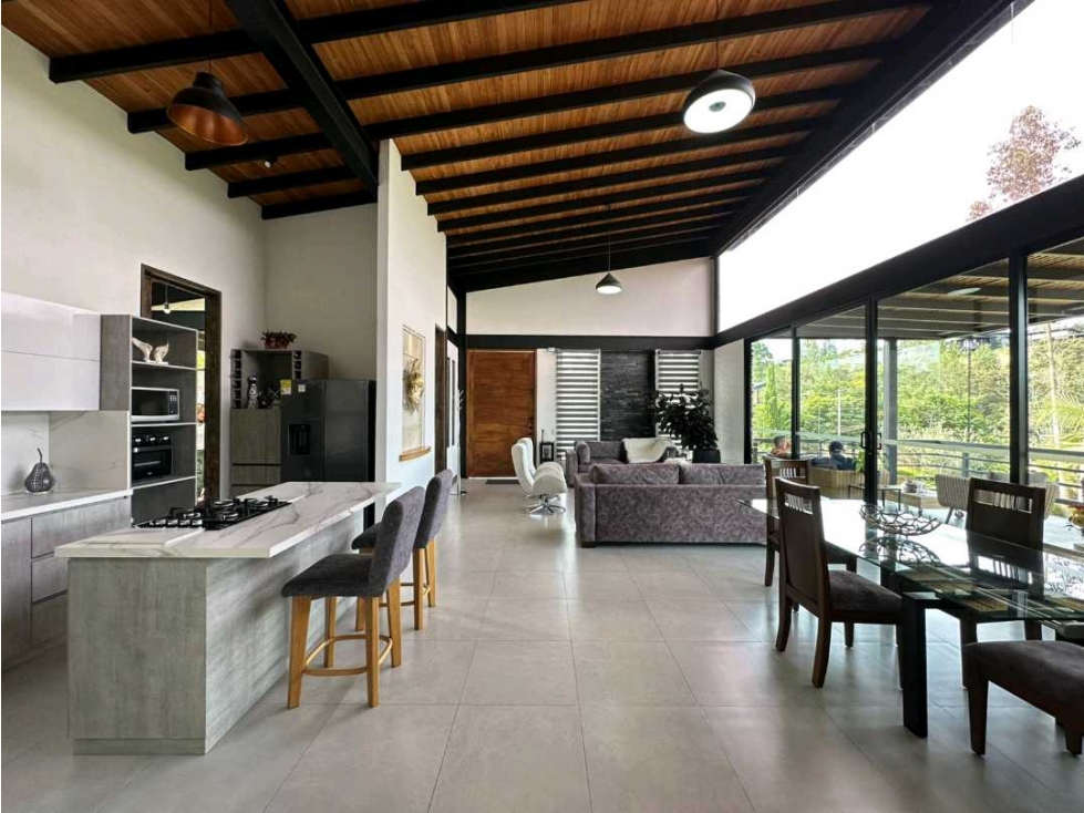 Venta de Casa en Parcelación El Retiro Vereda Pantanillo 308 m2 - 5