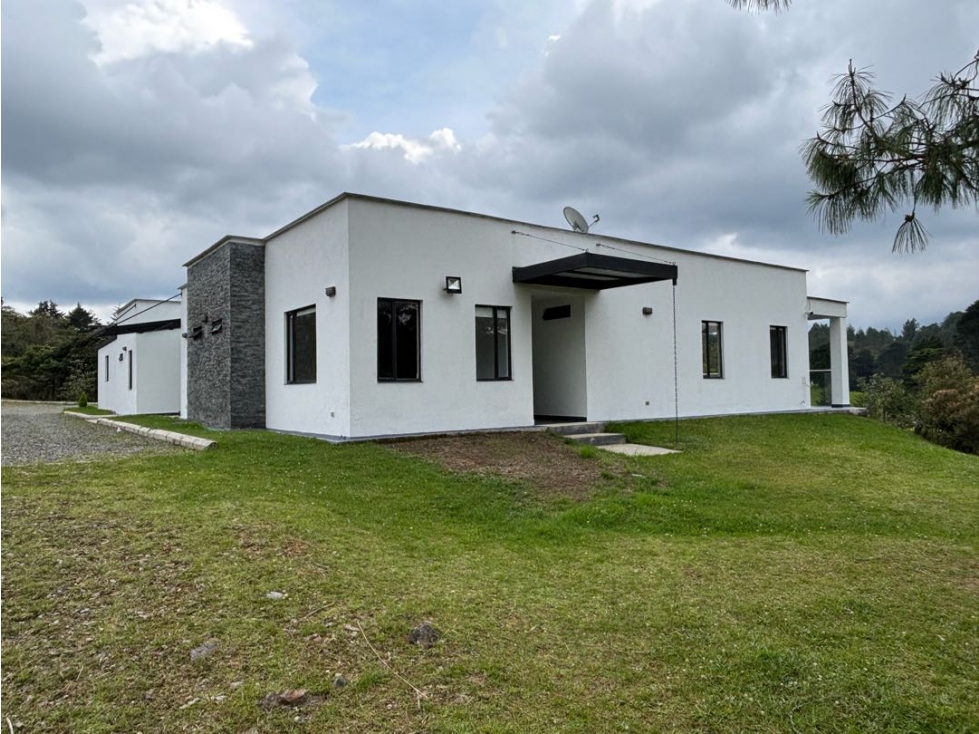 Venta de Casa en Parcelacion en El Retiro Rodeada de Naturaleza