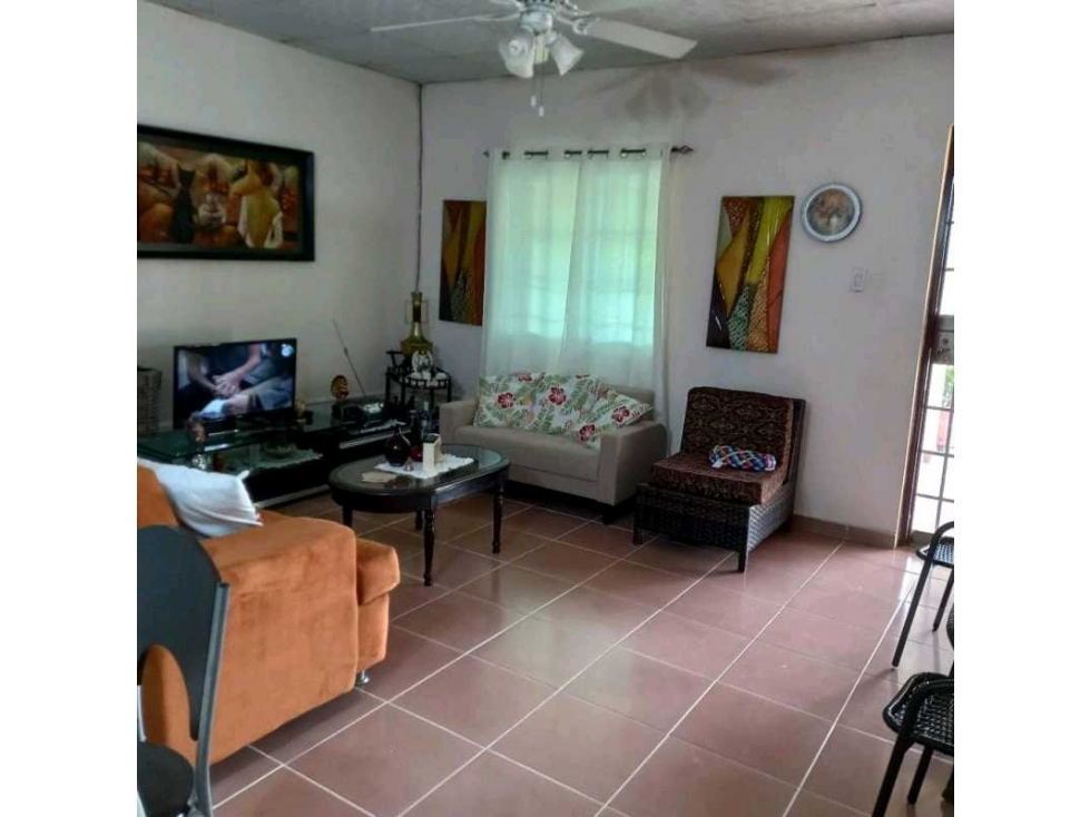 VENTA DE CASA EN PENONOMÉ, LISTA PARA MUDARSE, HERMOSA - 3
