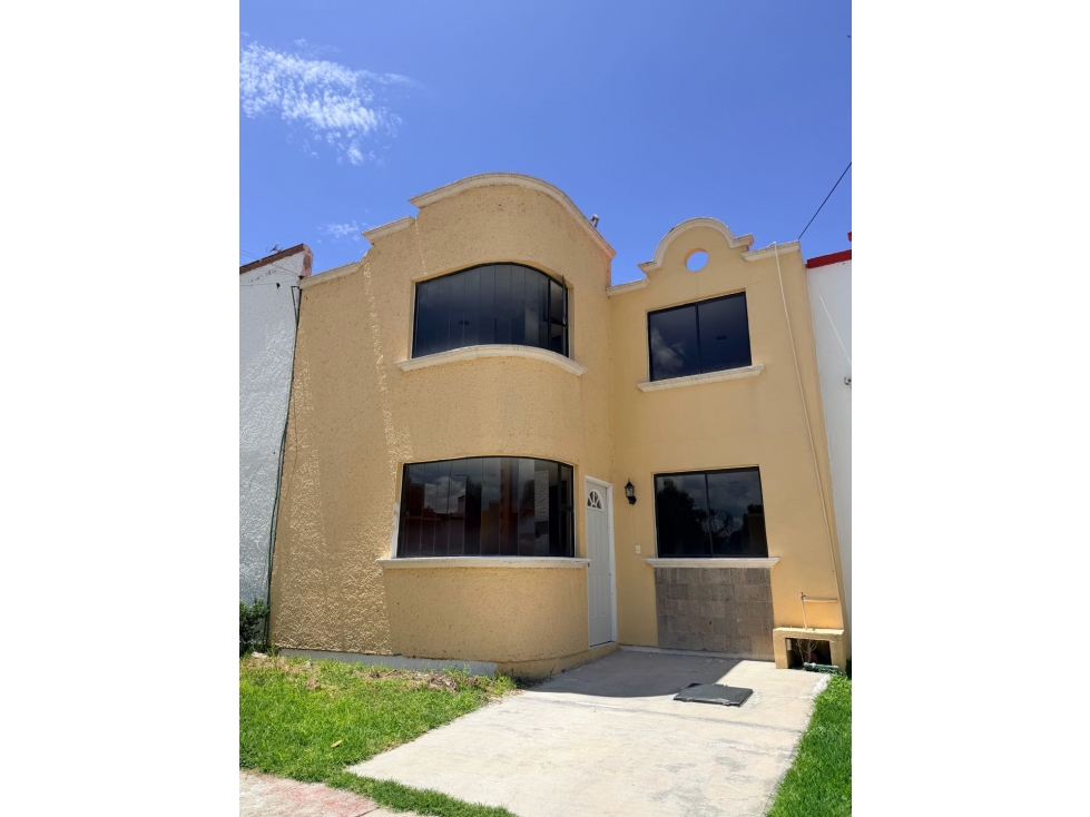 Venta Casa en Privada Los Sauces, Bosques del Peñar