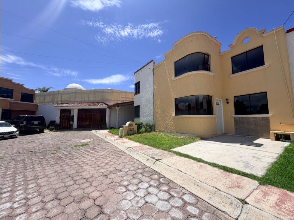 Venta Casa en Privada Los Sauces, Bosques del Peñar — foto 2