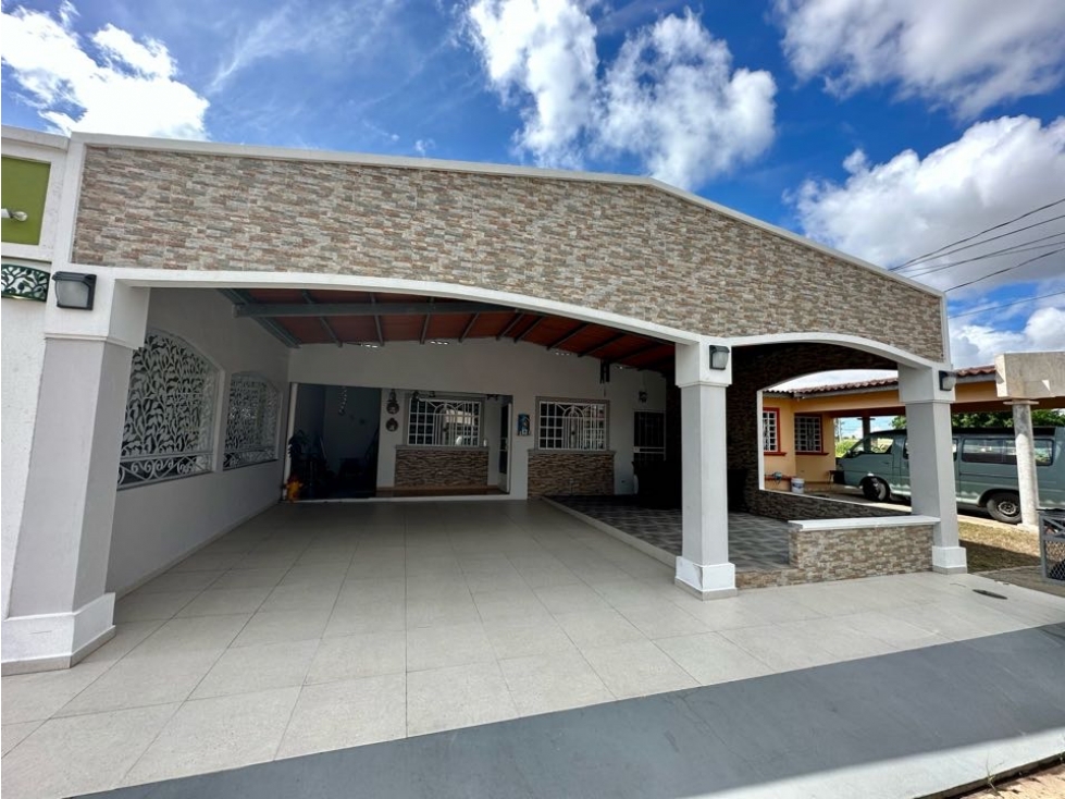 VENTA DE CASA EN PUNTA DEL ESTE, TOCUMEN