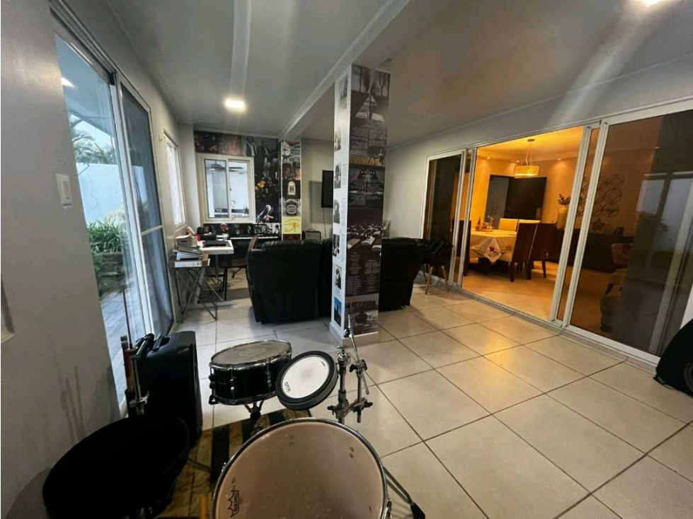 VENTA DE CASA EN QUINTAS DE VERSALLES, COSTA SUR