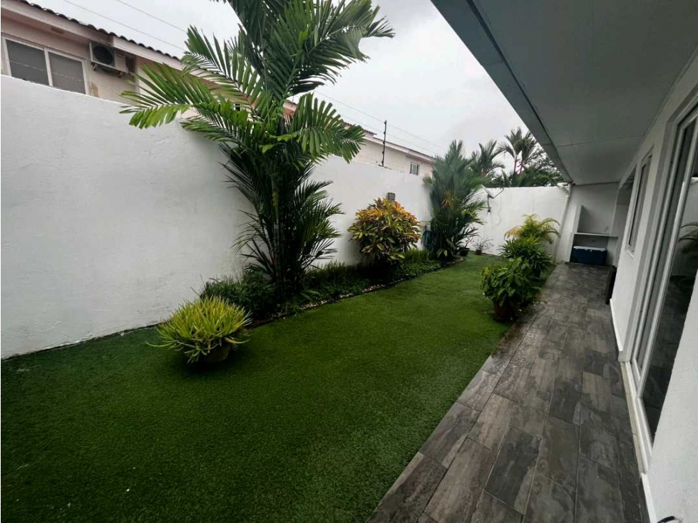 VENTA DE CASA EN QUINTAS DE VERSALLES, COSTA SUR — foto 6