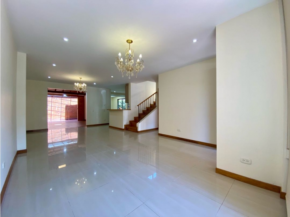 VENTA DE CASA EN UNIDAD CERRADA RIONEGRO GUALANDAY-CERCA LLANOGRANDE — foto 2
