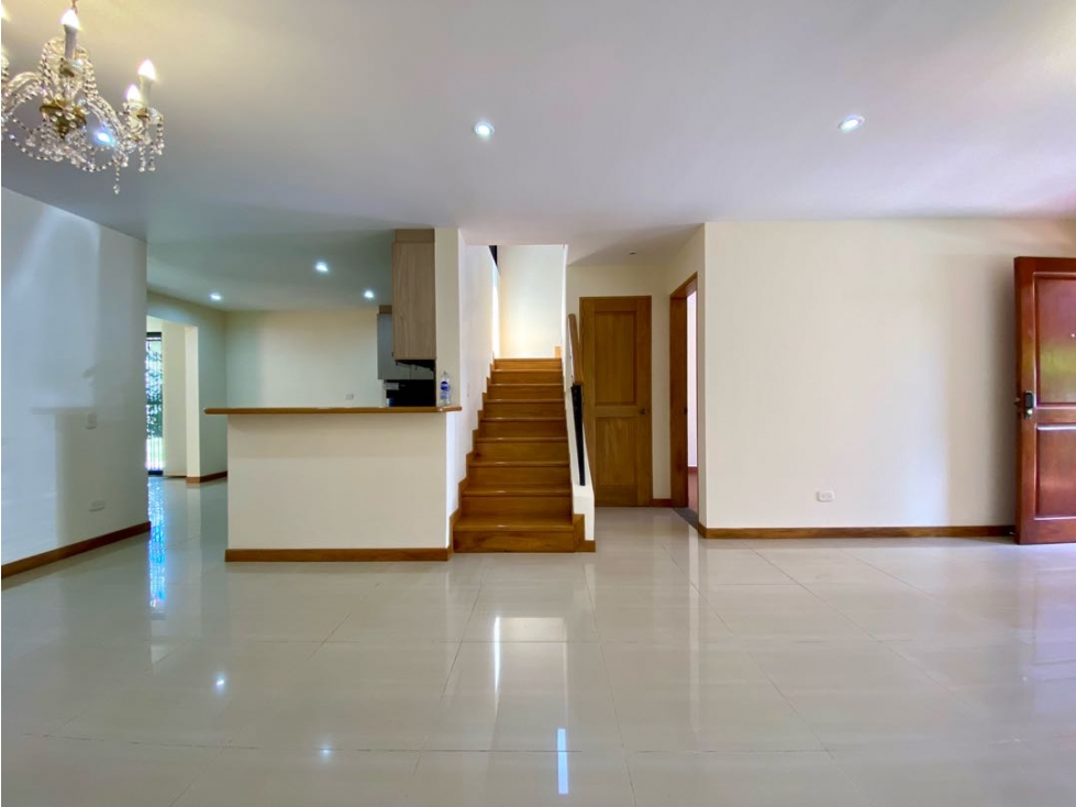 VENTA DE CASA EN UNIDAD CERRADA RIONEGRO GUALANDAY-CERCA LLANOGRANDE — foto 4
