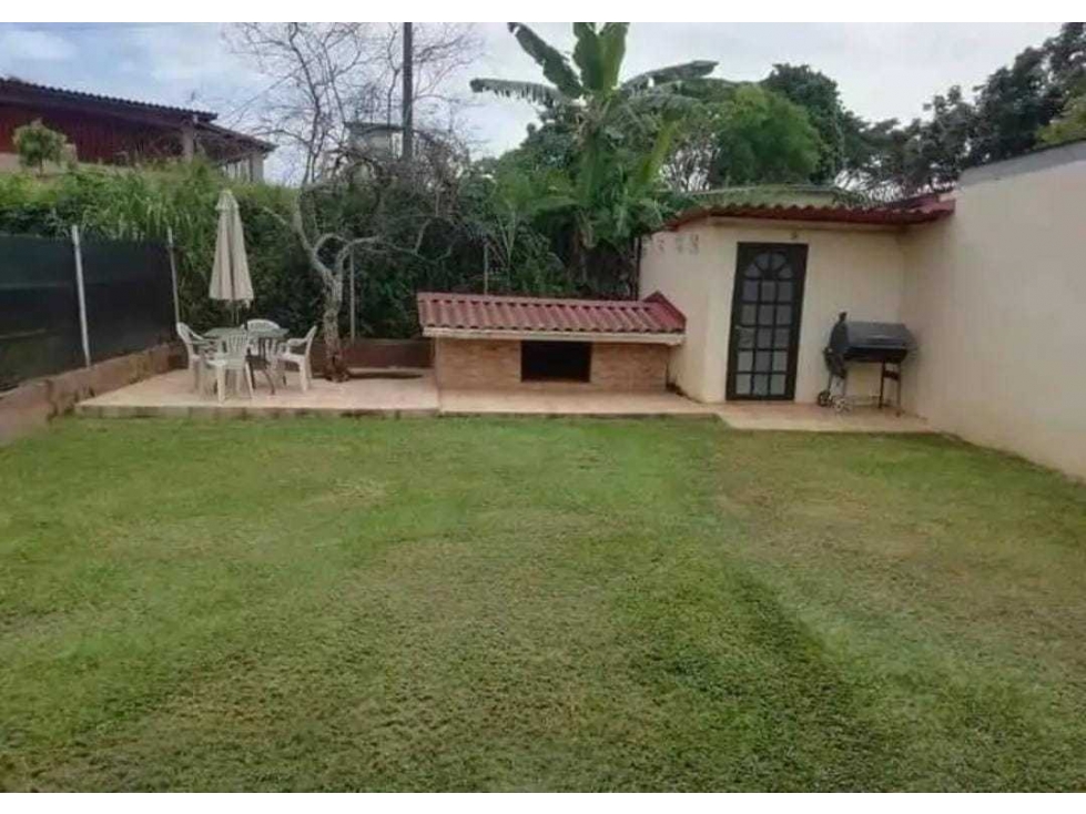 VENTA DE CASA EN SAN ANTONIO CON PATIO